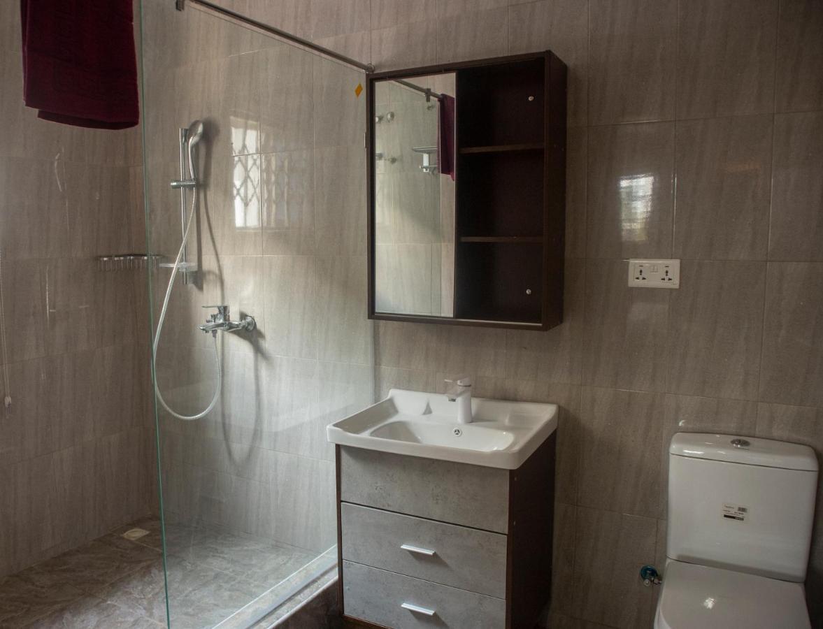 Kislas Luxury Hotel Adenta Kültér fotó